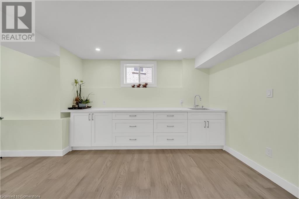 437 Zeller Drive, Kitchener, Ontario  N2A 4M4 - Photo 31 - 40744548
