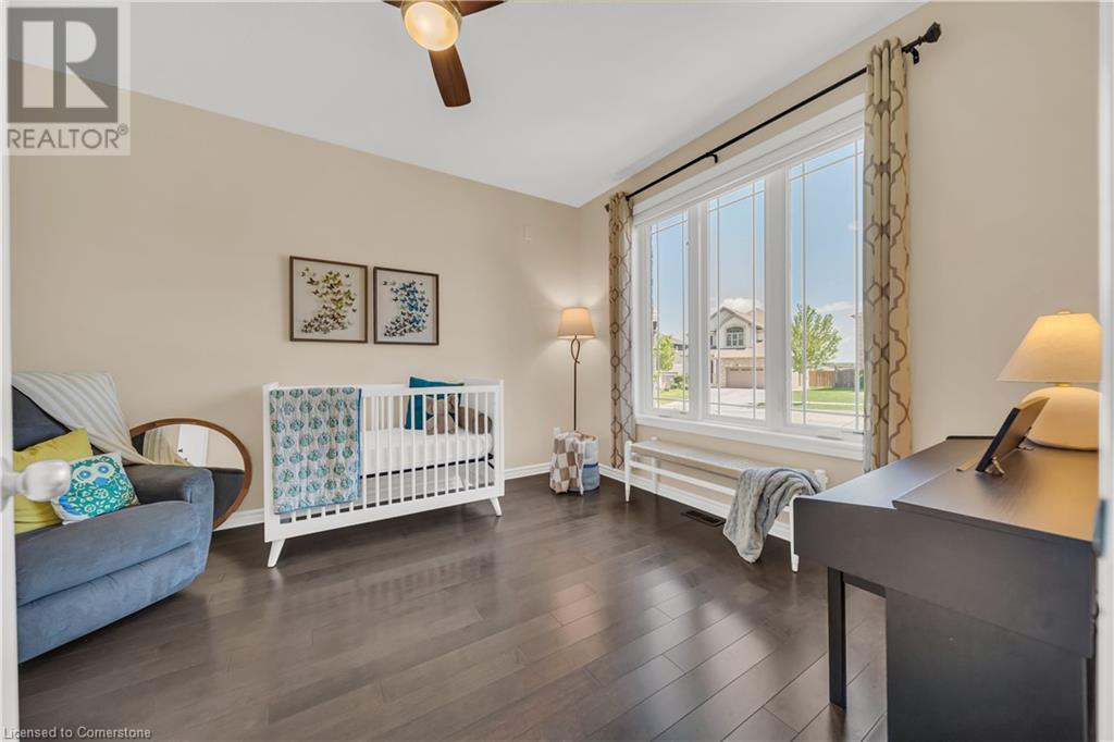 437 Zeller Drive, Kitchener, Ontario  N2A 4M4 - Photo 4 - 40744548