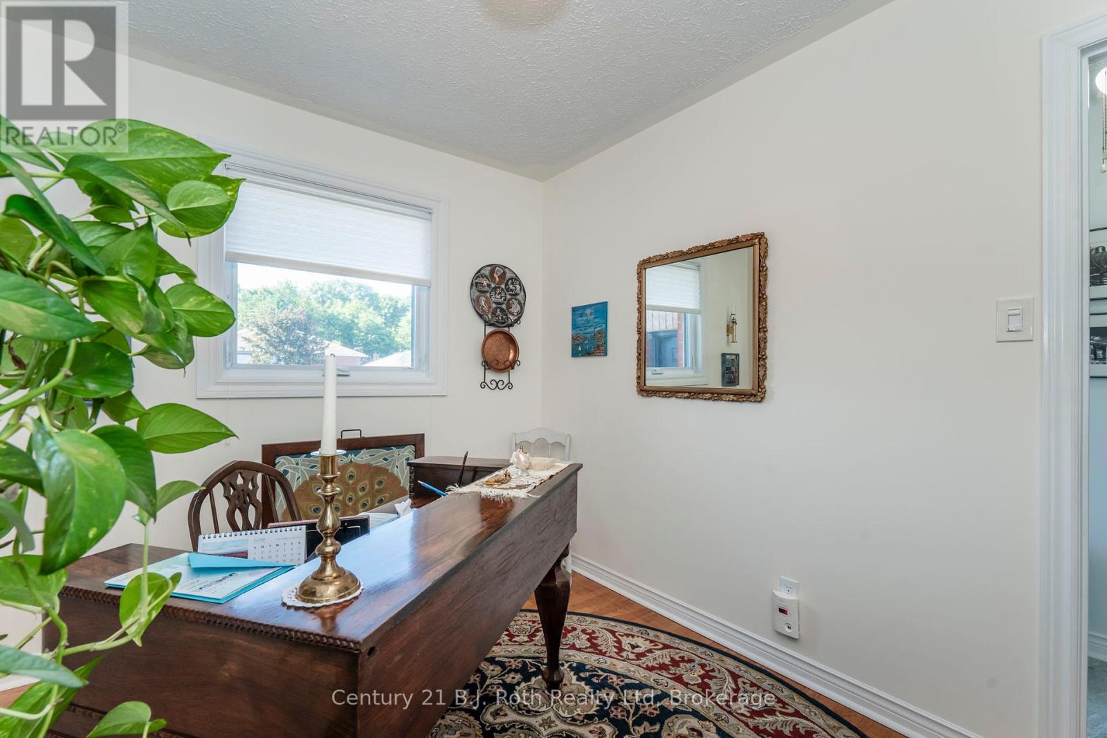 17 Charles Street, Penetanguishene, Ontario  L9M 2G6 - Photo 17 - S12243584