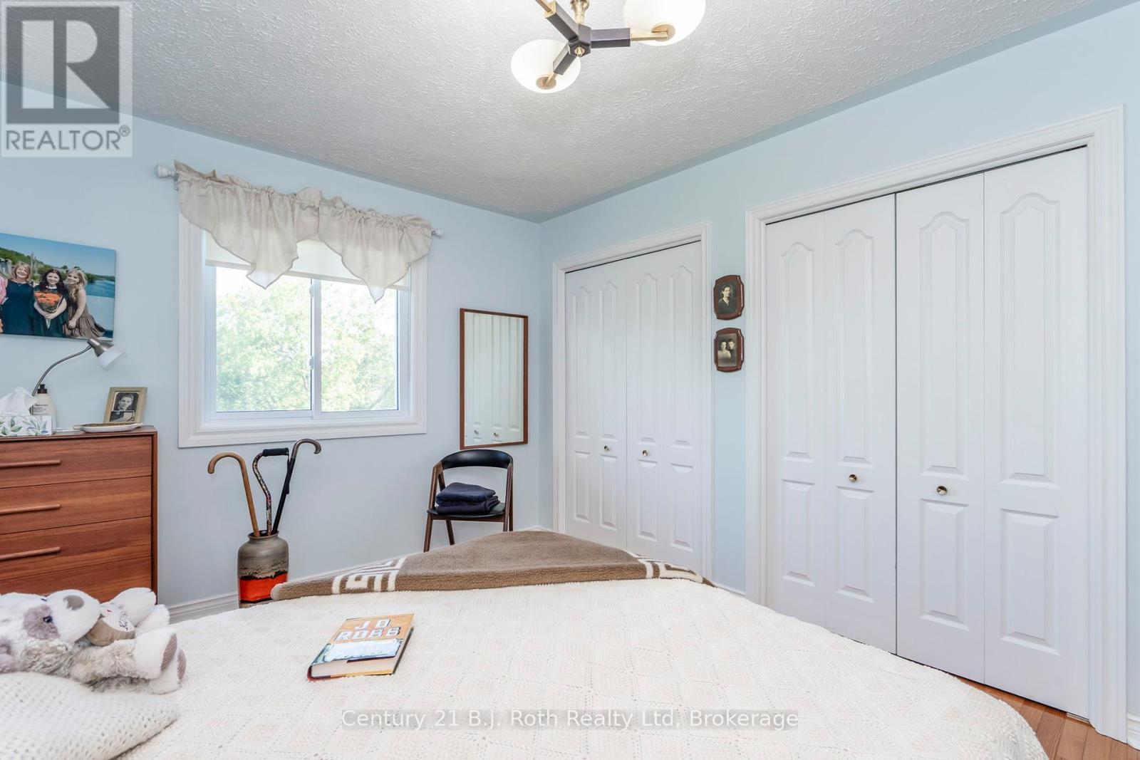 17 Charles Street, Penetanguishene, Ontario  L9M 2G6 - Photo 20 - S12243584