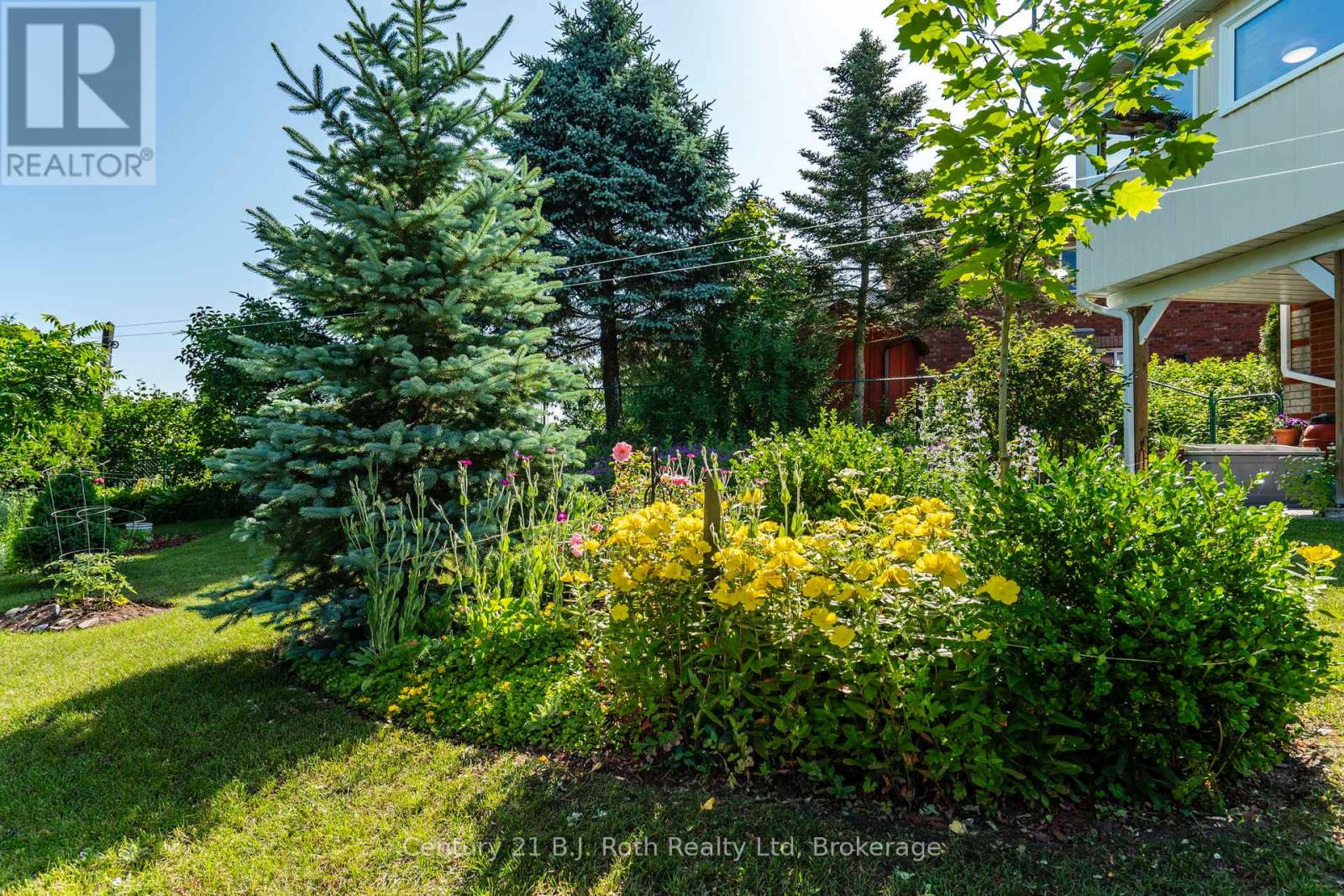 17 Charles Street, Penetanguishene, Ontario  L9M 2G6 - Photo 35 - S12243584