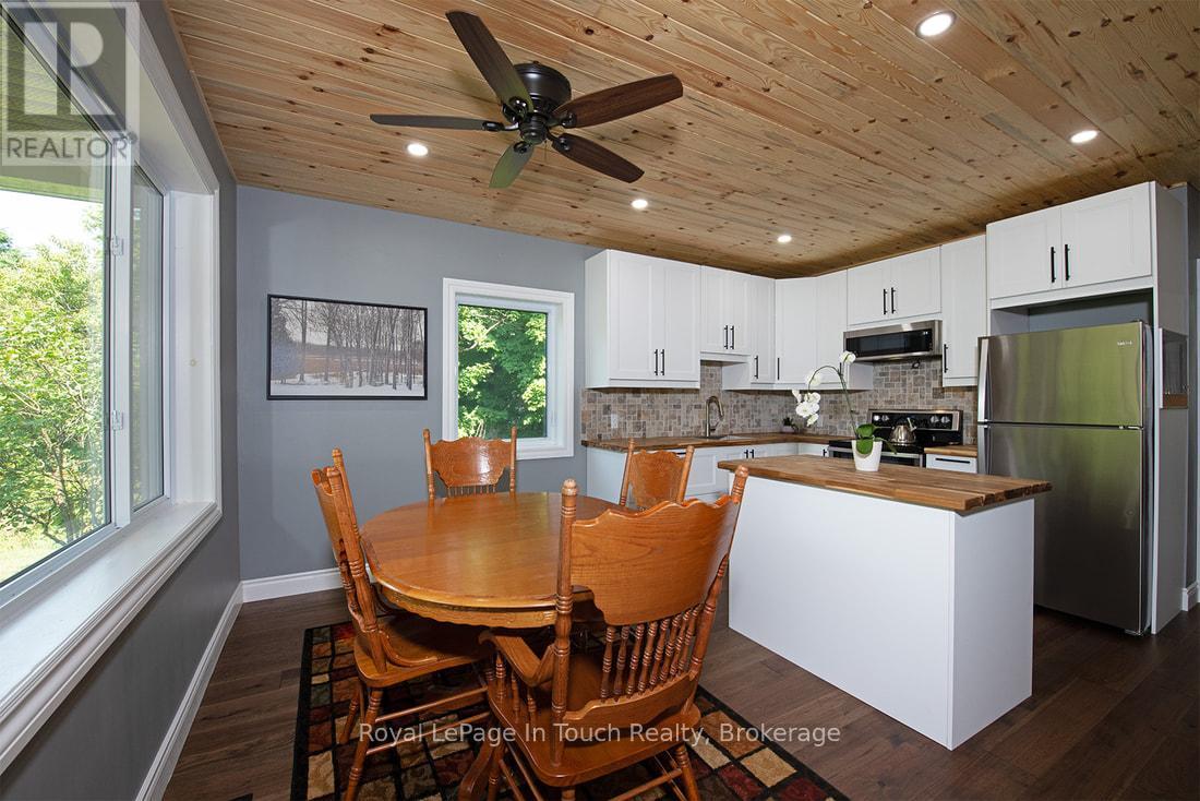 3010 Matchedash Street, Severn, Ontario  L0K 2C0 - Photo 16 - S12243599