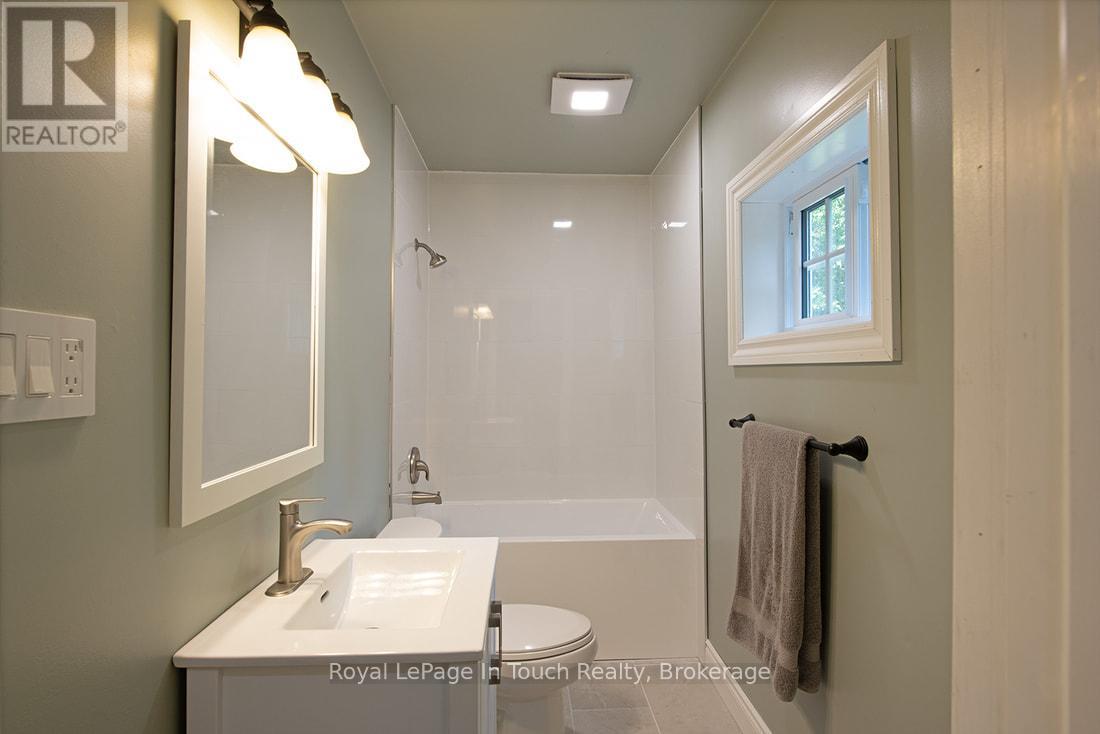 3010 Matchedash Street, Severn, Ontario  L0K 2C0 - Photo 21 - S12243599