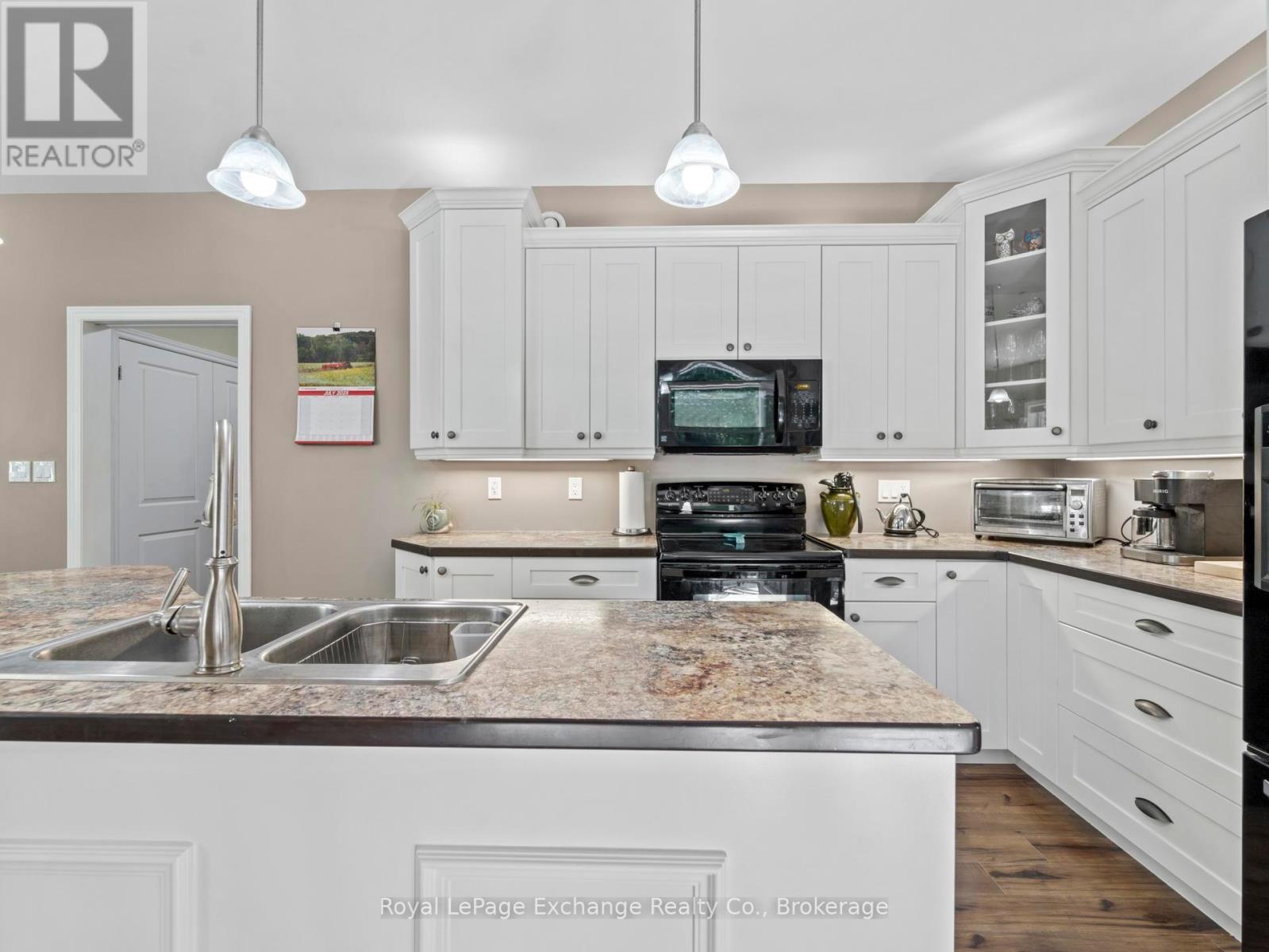 14 Kuehner Street, Kincardine, Ontario  N0G 2T0 - Photo 18 - X12243596