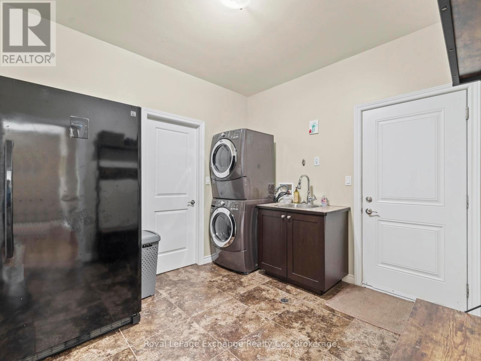 14 Kuehner Street, Kincardine, Ontario  N0G 2T0 - Photo 19 - X12243596