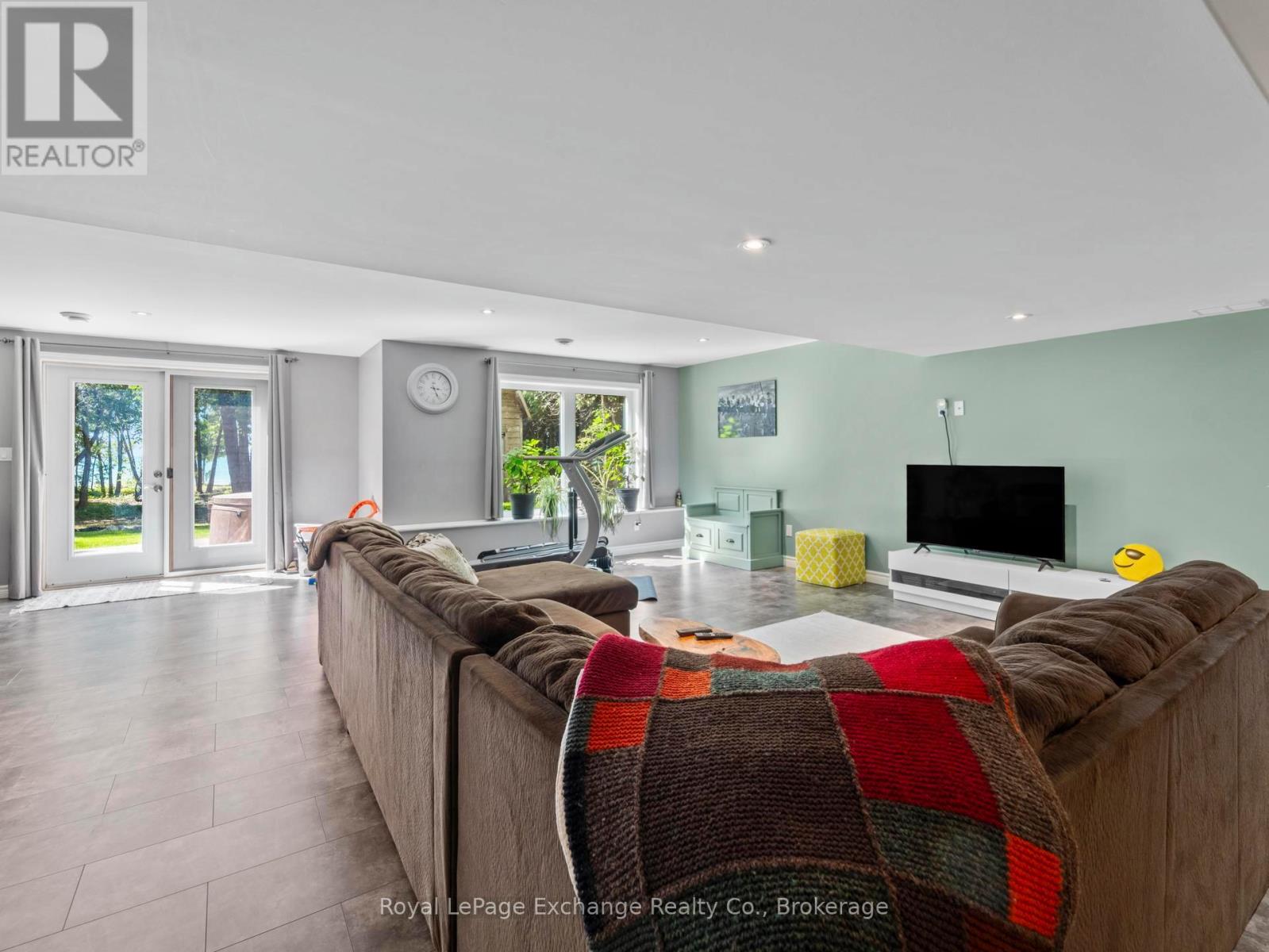 14 Kuehner Street, Kincardine, Ontario  N0G 2T0 - Photo 36 - X12243596