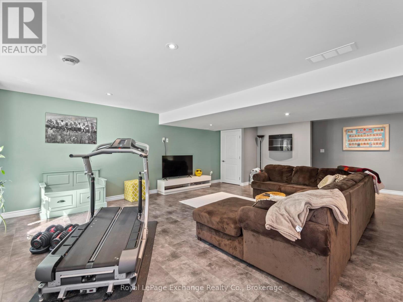 14 Kuehner Street, Kincardine, Ontario  N0G 2T0 - Photo 38 - X12243596