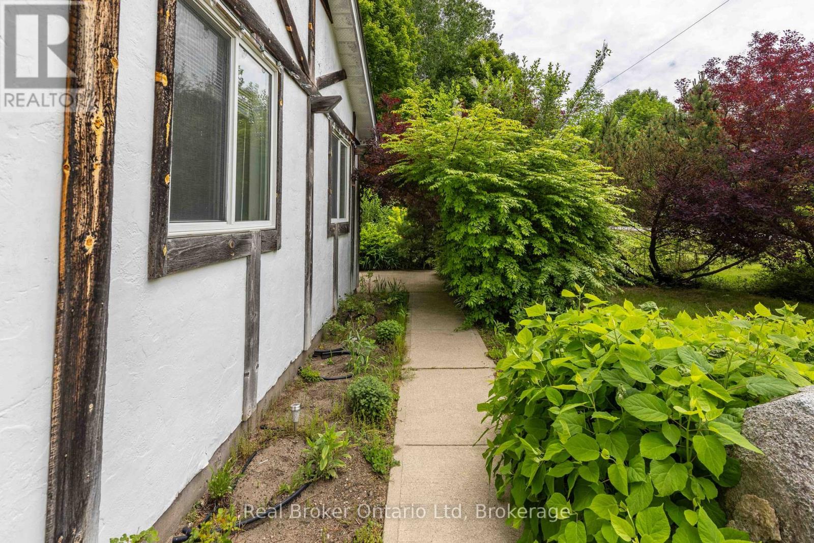 19 Sandy Pines Trail E, South Bruce Peninsula, Ontario  N0H 2G0 - Photo 2 - X12243697