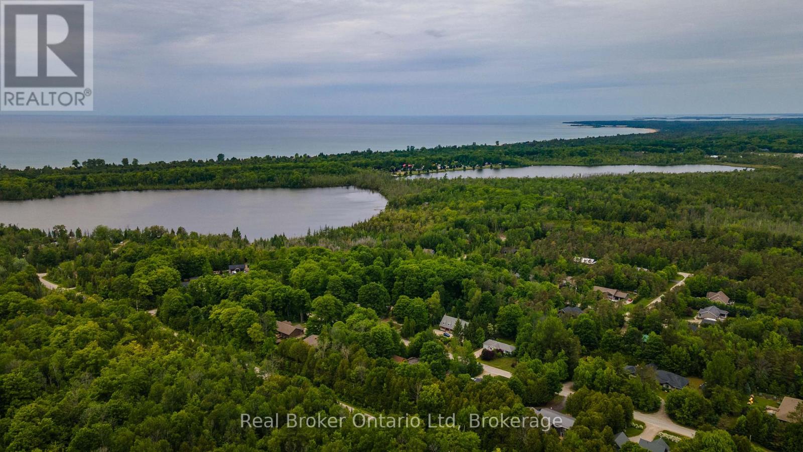 19 Sandy Pines Trail E, South Bruce Peninsula, Ontario  N0H 2G0 - Photo 31 - X12243697