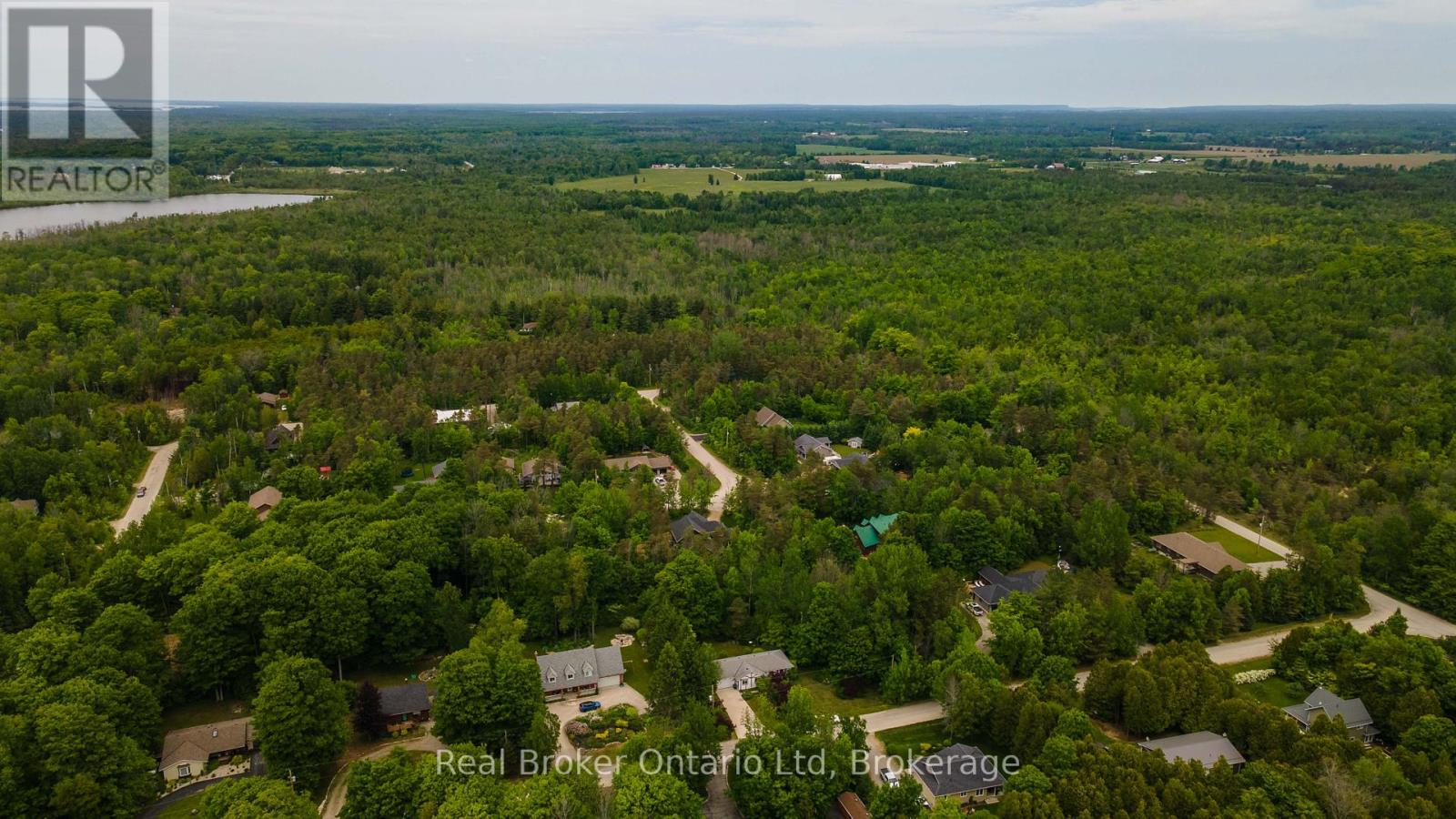 19 Sandy Pines Trail E, South Bruce Peninsula, Ontario  N0H 2G0 - Photo 32 - X12243697