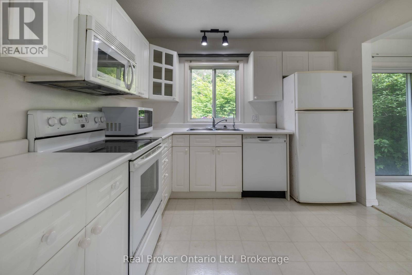 19 Sandy Pines Trail E, South Bruce Peninsula, Ontario  N0H 2G0 - Photo 8 - X12243697