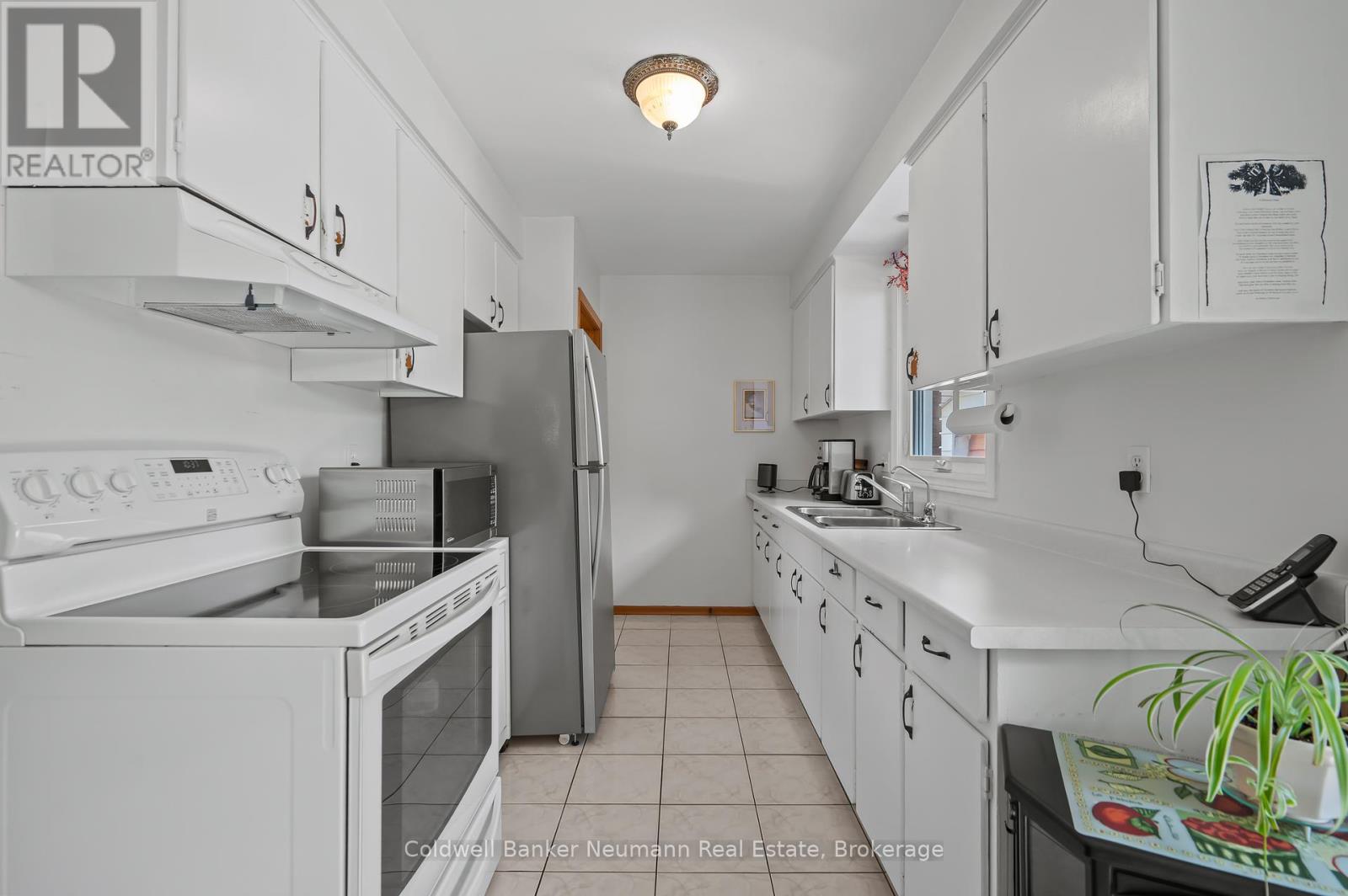 67 Sleeman Avenue, Guelph, Ontario  N1H 6G3 - Photo 12 - X12243761