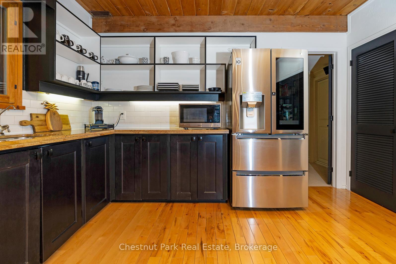 63 Slalom Gate Road, Collingwood, Ontario  L9Y 5B1 - Photo 10 - S12243805