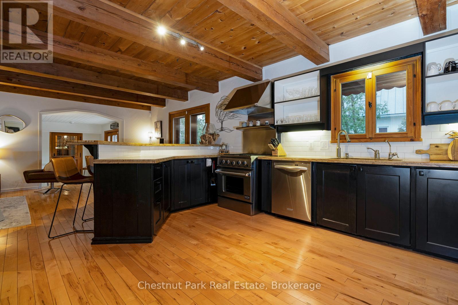 63 Slalom Gate Road, Collingwood, Ontario  L9Y 5B1 - Photo 11 - S12243805