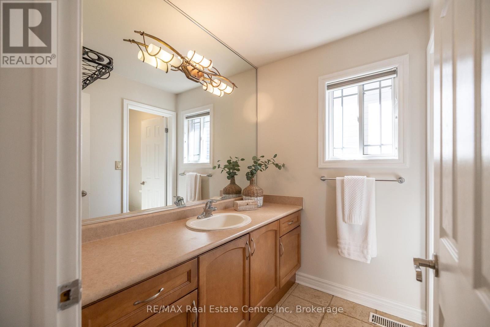 78 Mcarthur Drive, Guelph, Ontario  N1L 1S5 - Photo 23 - X12243768