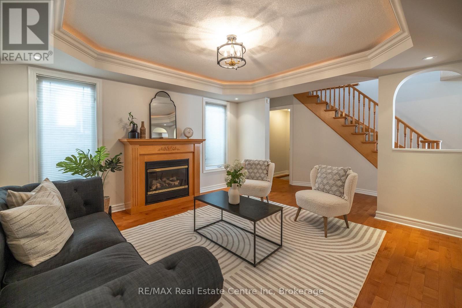 78 Mcarthur Drive, Guelph, Ontario  N1L 1S5 - Photo 5 - X12243768