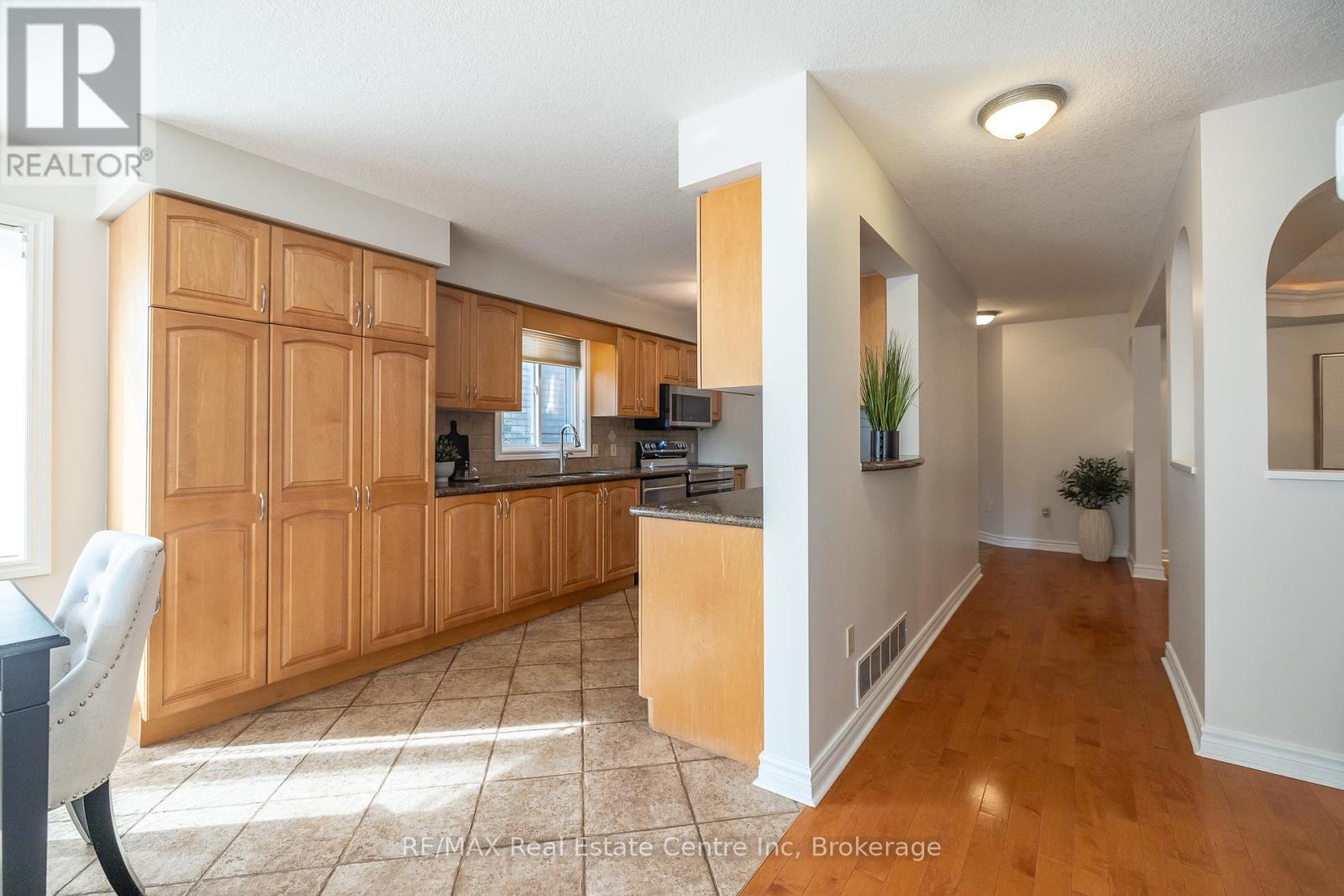 78 Mcarthur Drive, Guelph, Ontario  N1L 1S5 - Photo 9 - X12243768