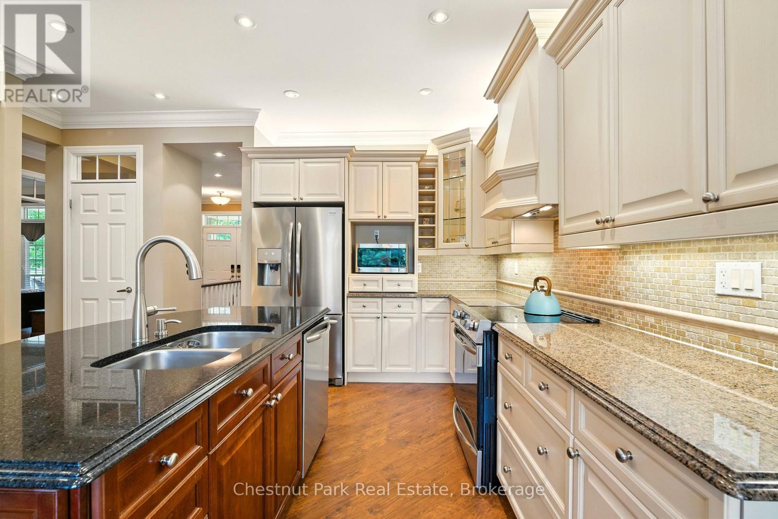 33 Clearbrook Trail, Bracebridge, Ontario  P1L 0A3 - Photo 11 - X12243930