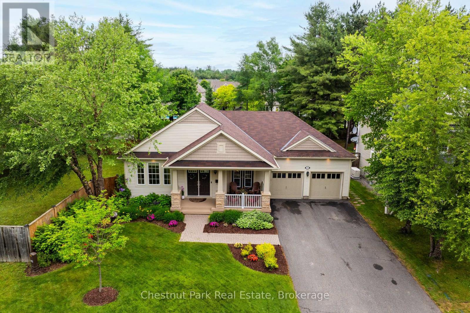 33 Clearbrook Trail, Bracebridge, Ontario  P1L 0A3 - Photo 4 - X12243930