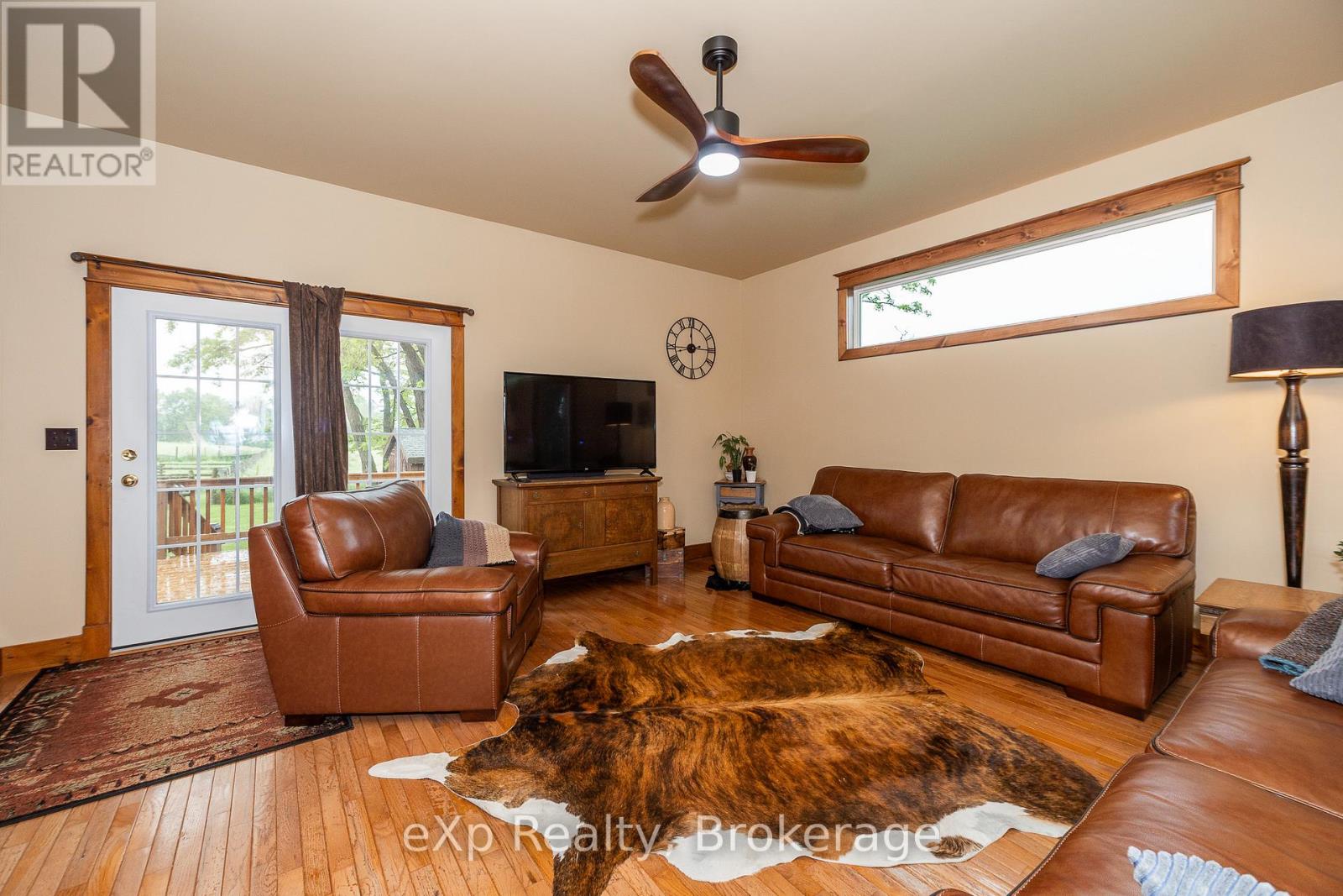 701768 5 Side Road, Chatsworth, Ontario  N0H 1K0 - Photo 6 - X12243954