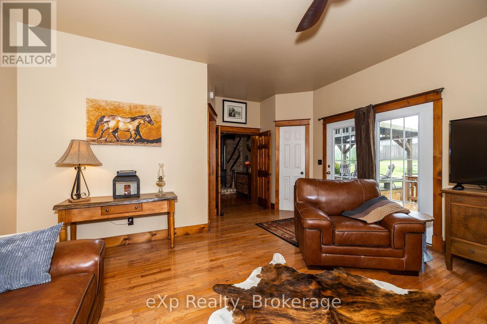 701768 5 Side Road, Chatsworth, Ontario  N0H 1K0 - Photo 7 - X12243954