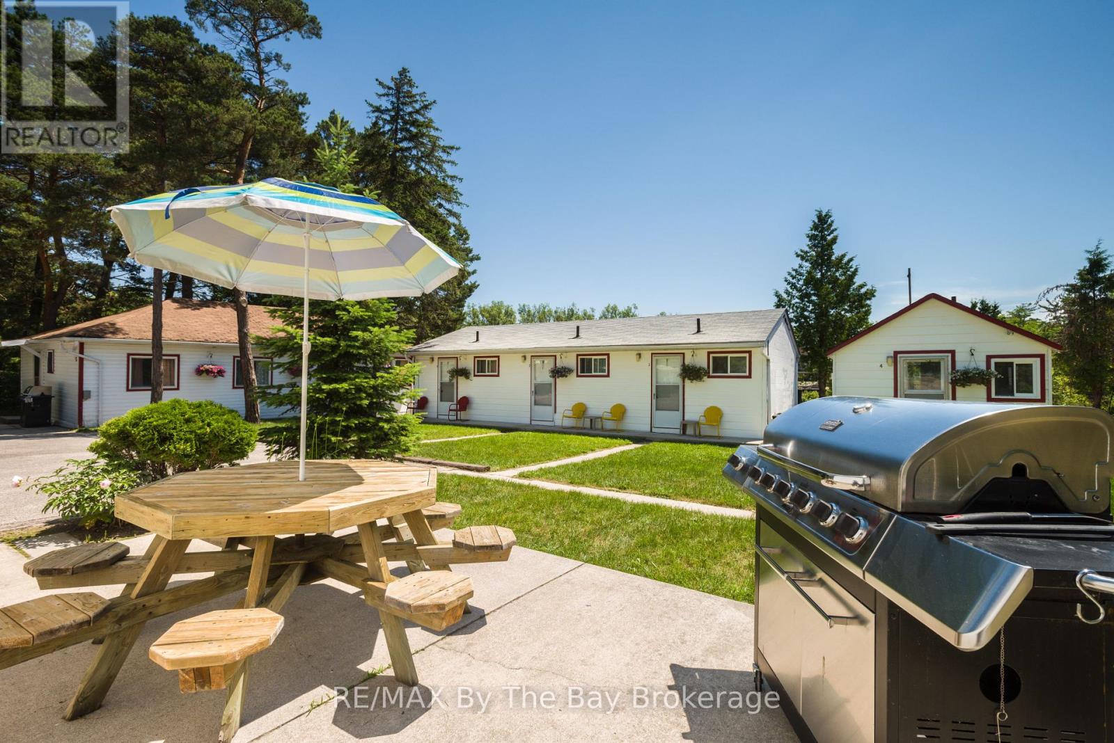 169 Mosley Street, Wasaga Beach, Ontario  L9Z 2K1 - Photo 14 - S12244009