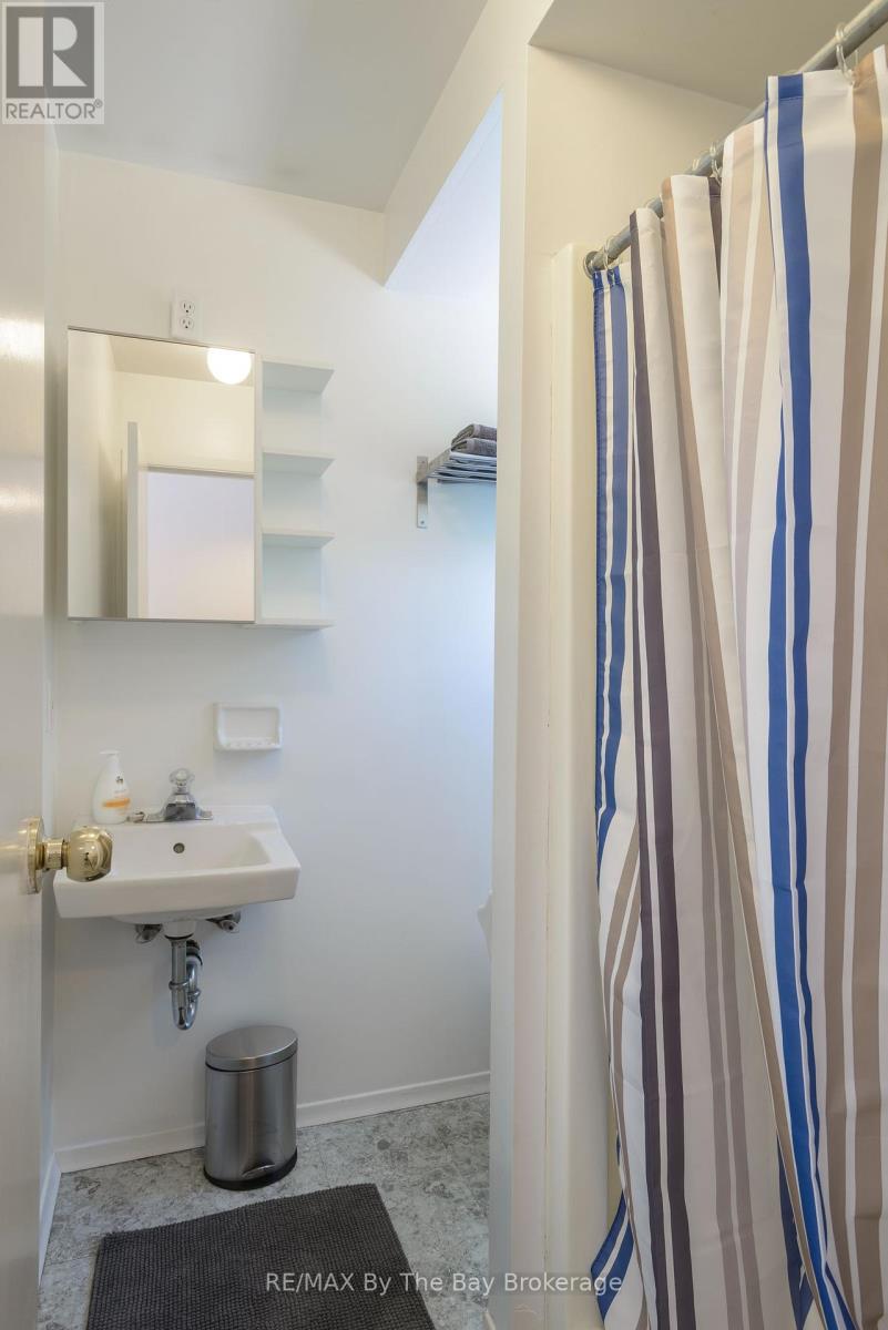 169 Mosley Street, Wasaga Beach, Ontario  L9Z 2K1 - Photo 20 - S12244009
