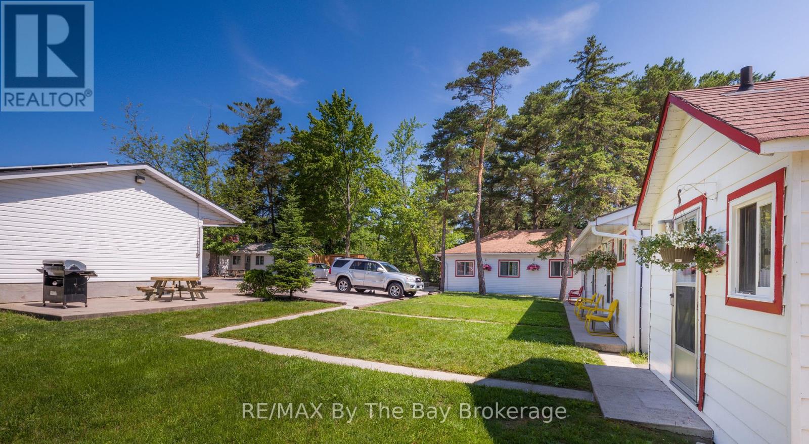169 Mosley Street, Wasaga Beach, Ontario  L9Z 2K1 - Photo 6 - S12244009