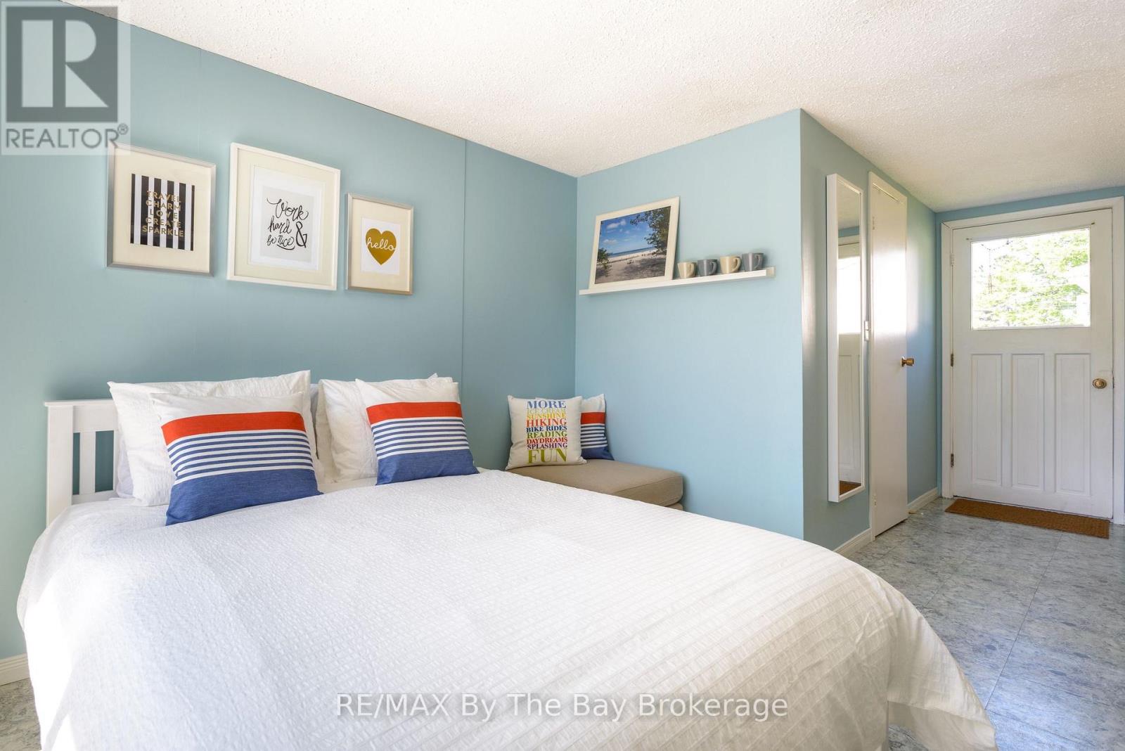 169 Mosley Street, Wasaga Beach, Ontario  L9Z 2K1 - Photo 8 - S12244009