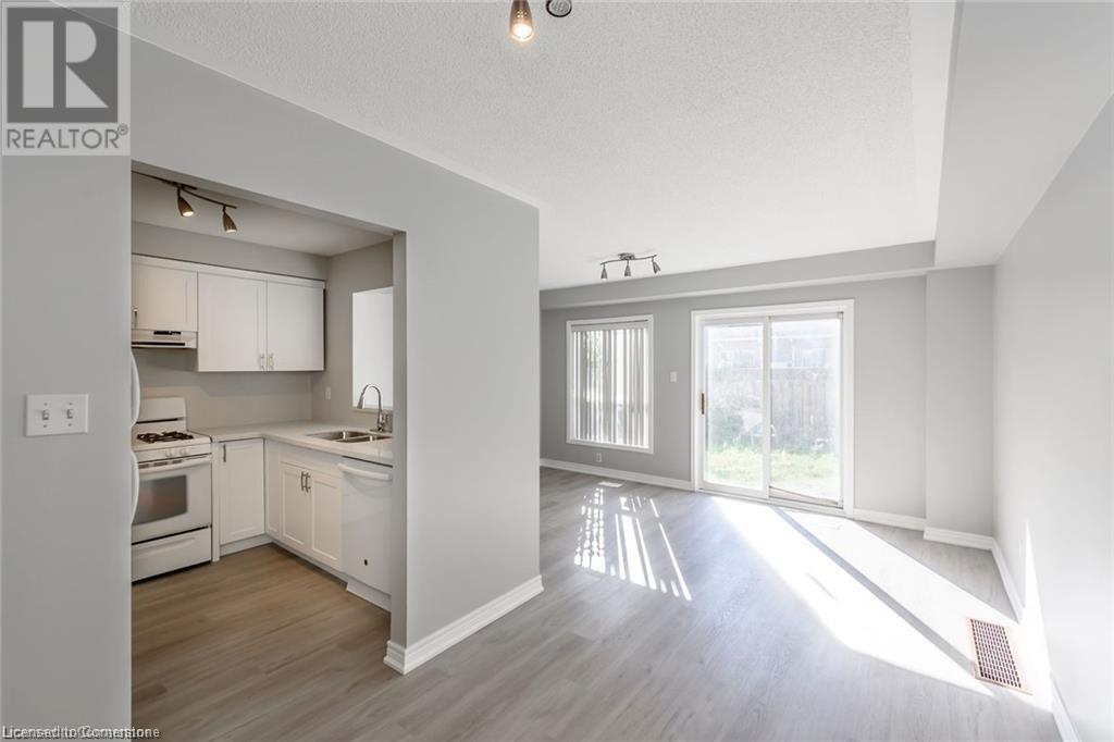 626 Taylor Crescent, Burlington, Ontario  L7L 7A5 - Photo 12 - 40744541