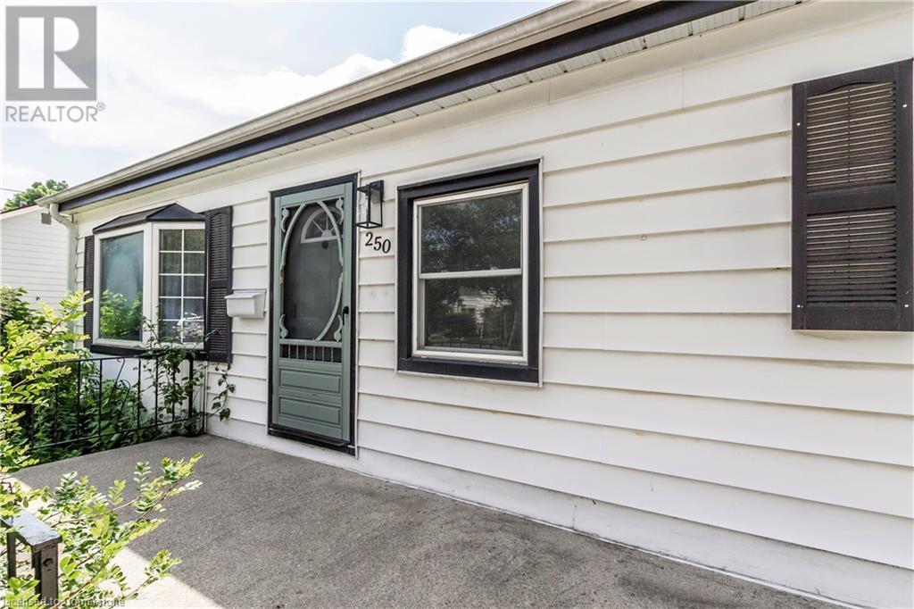 250 Cardigan Street, Woodstock, Ontario  N4S 1Z6 - Photo 6 - 40745011