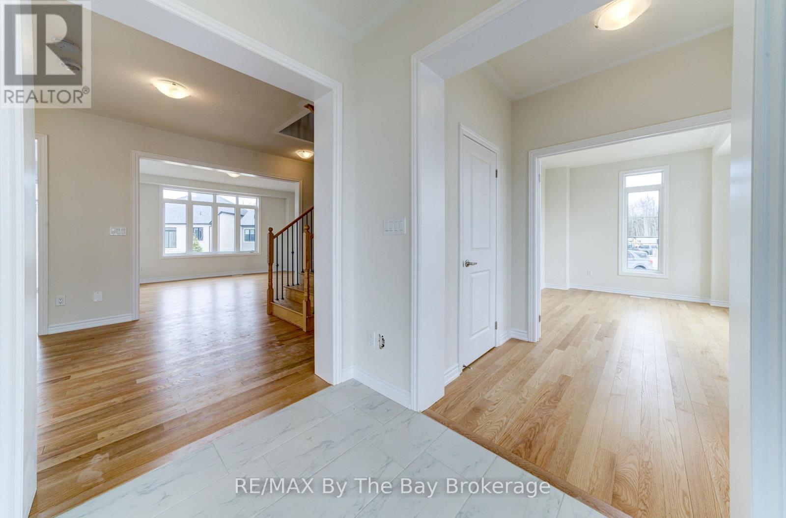 105 Sun Valley Avenue, Wasaga Beach, Ontario  L9Z 0N8 - Photo 3 - S12244158