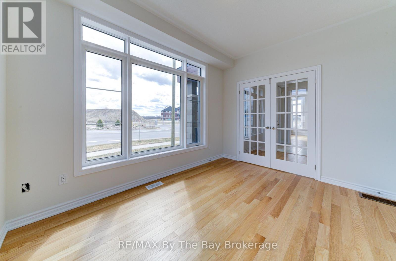 105 Sun Valley Avenue, Wasaga Beach, Ontario  L9Z 0N8 - Photo 8 - S12244158