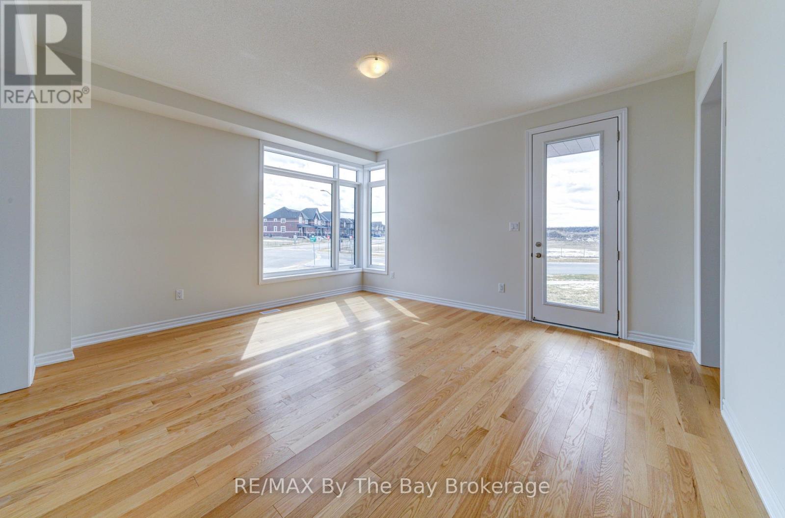 105 Sun Valley Avenue, Wasaga Beach, Ontario  L9Z 0N8 - Photo 9 - S12244158