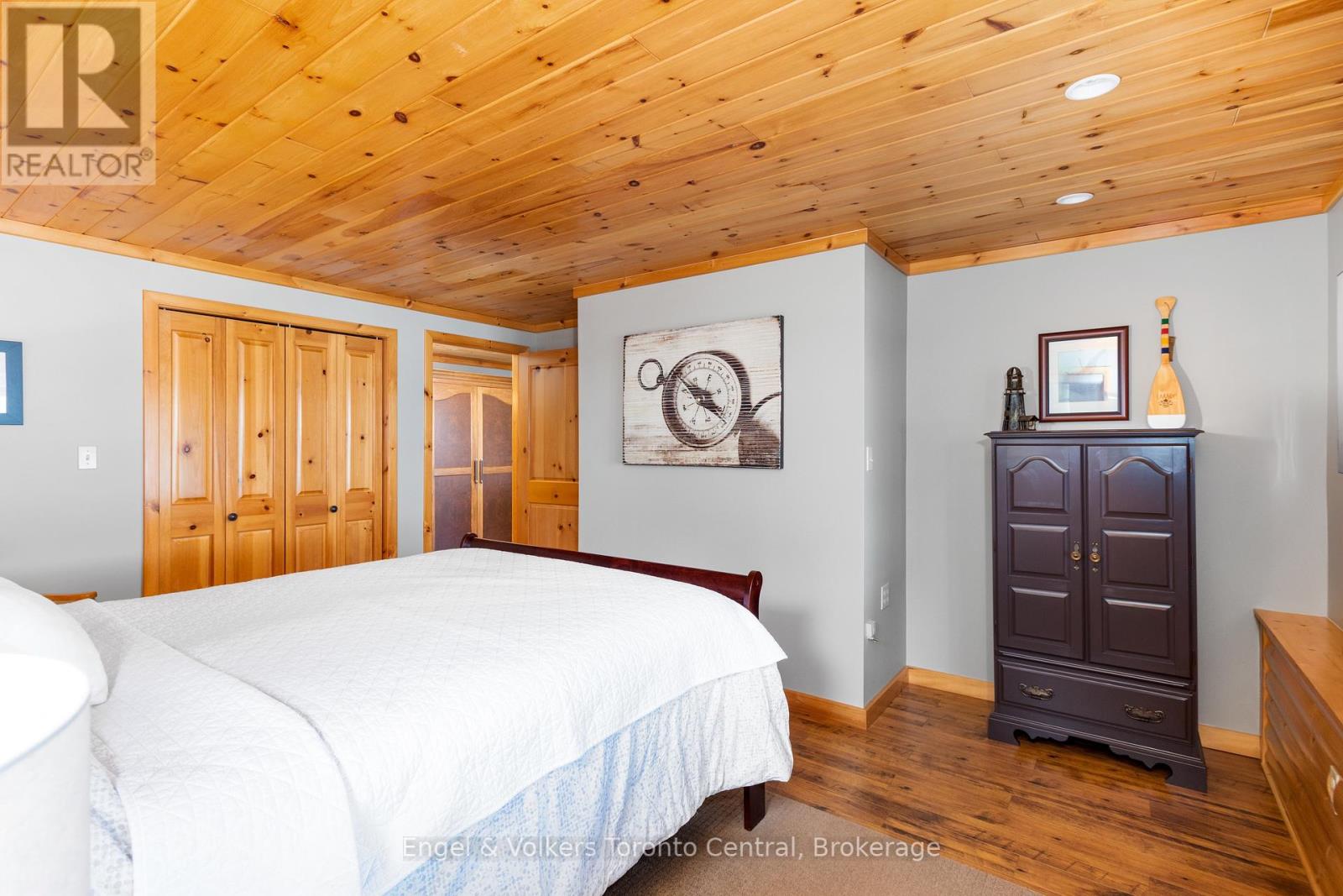 54 William Street, Northern Bruce Peninsula, Ontario  N0H 1W0 - Photo 27 - X12244115