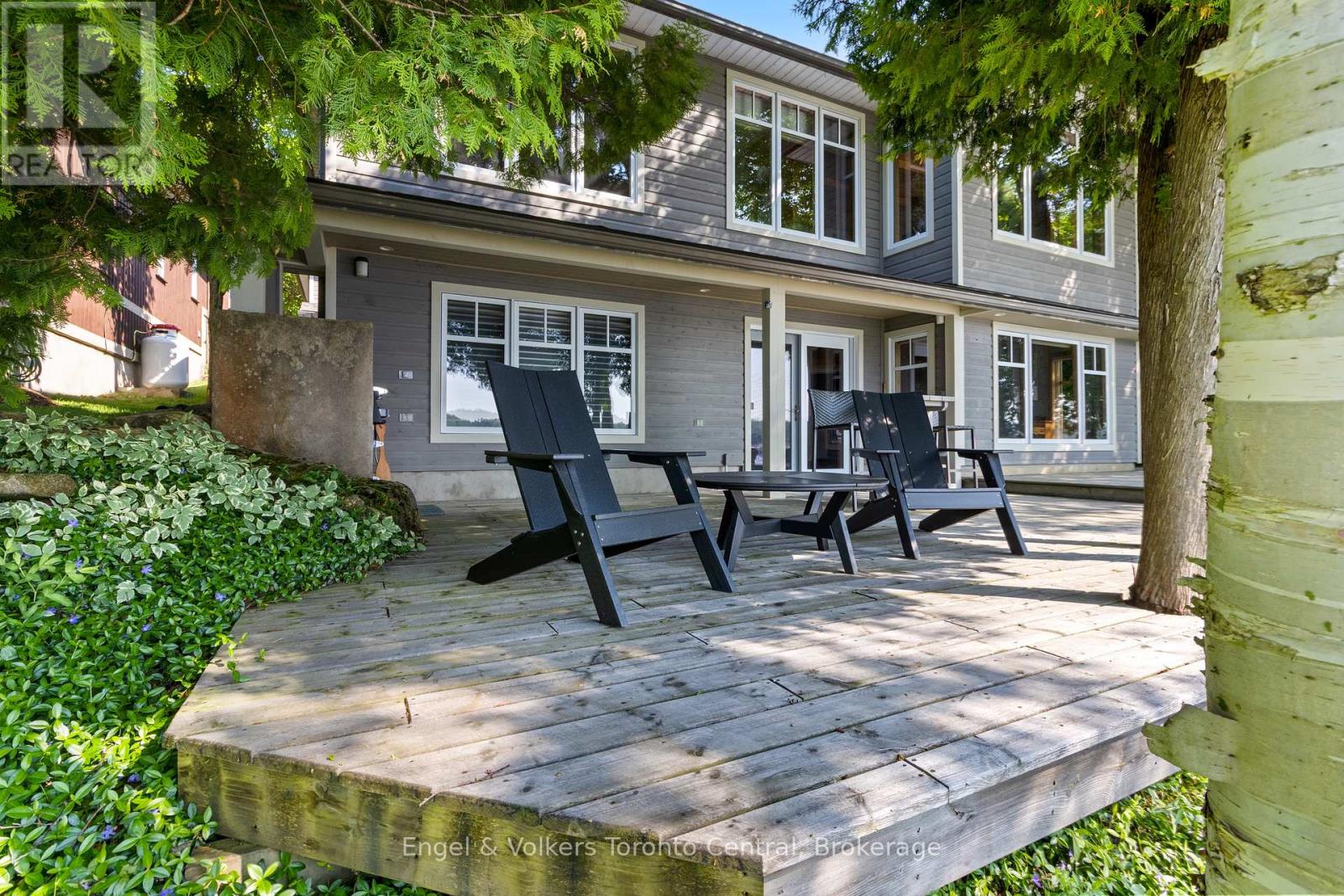 54 William Street, Northern Bruce Peninsula, Ontario  N0H 1W0 - Photo 4 - X12244115
