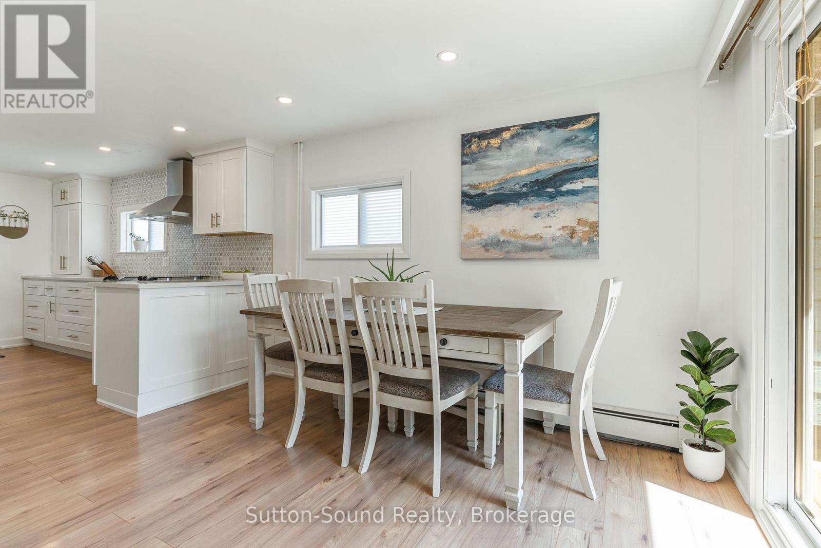 168 Old Beach Drive, Georgian Bluffs, Ontario  N4K 5N4 - Photo 11 - X12244260