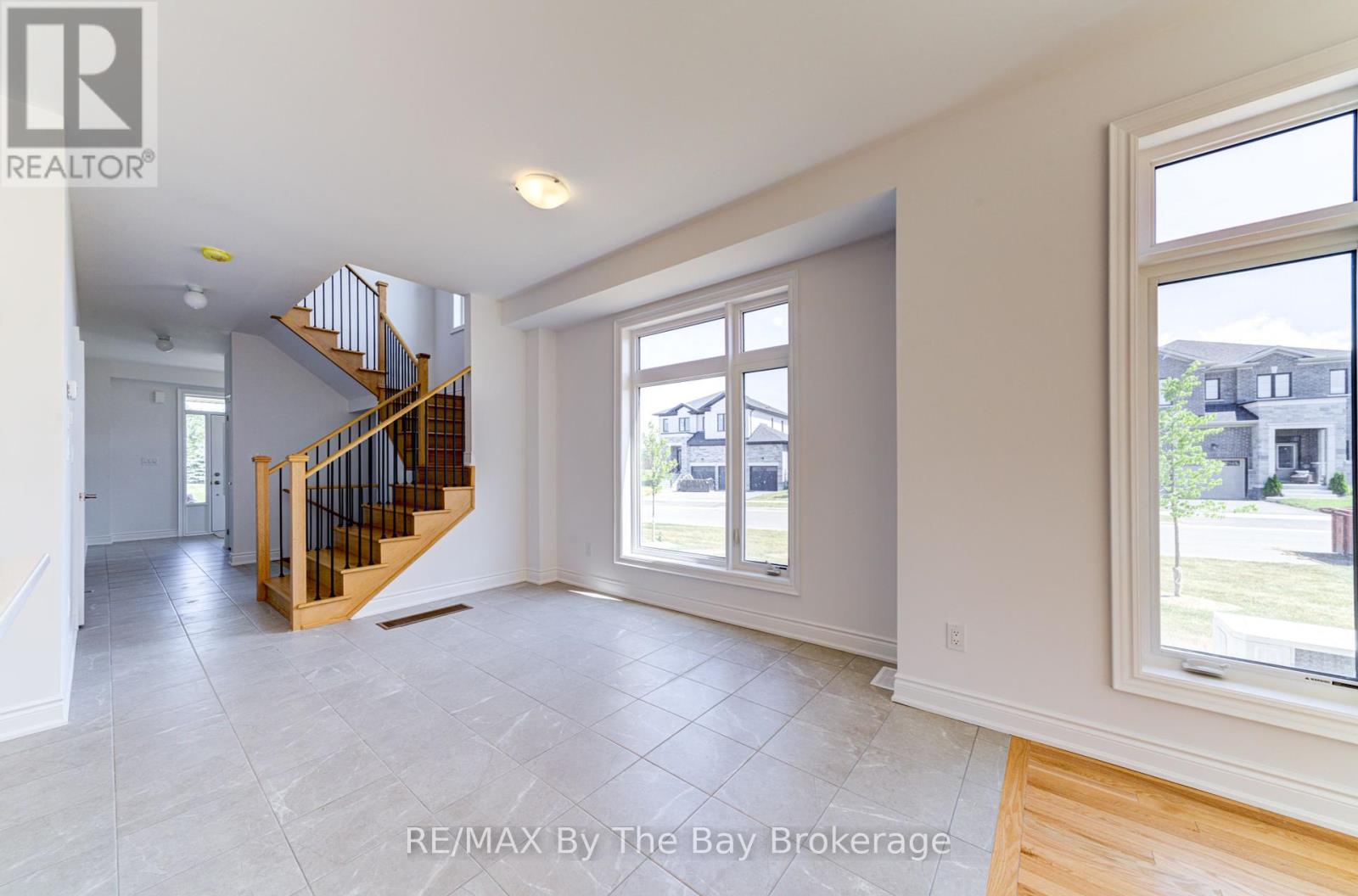 2 Autumn Drive, Wasaga Beach, Ontario  L9Z 0K7 - Photo 10 - S12244504