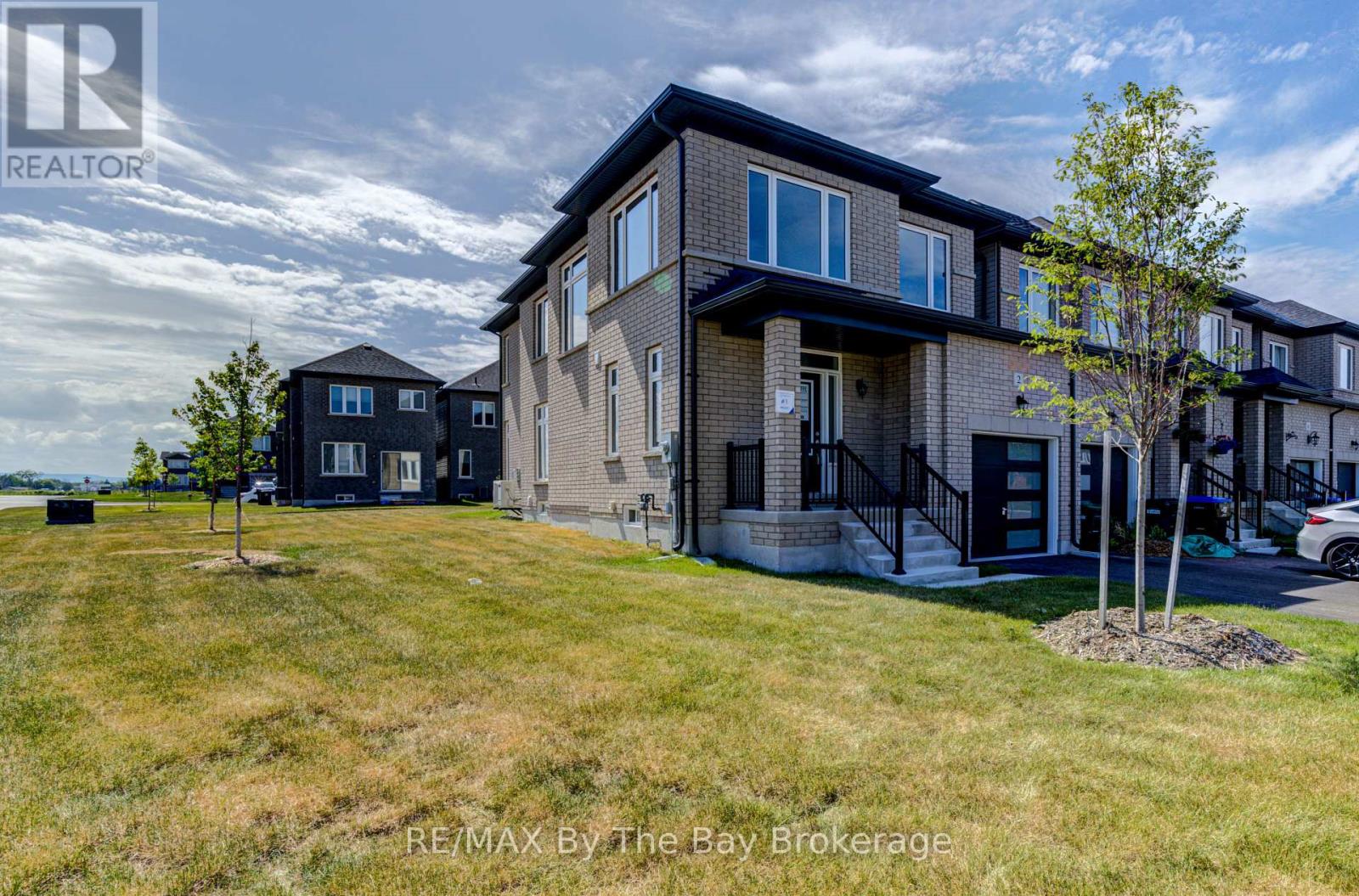 2 Autumn Drive, Wasaga Beach, Ontario  L9Z 0K7 - Photo 2 - S12244504