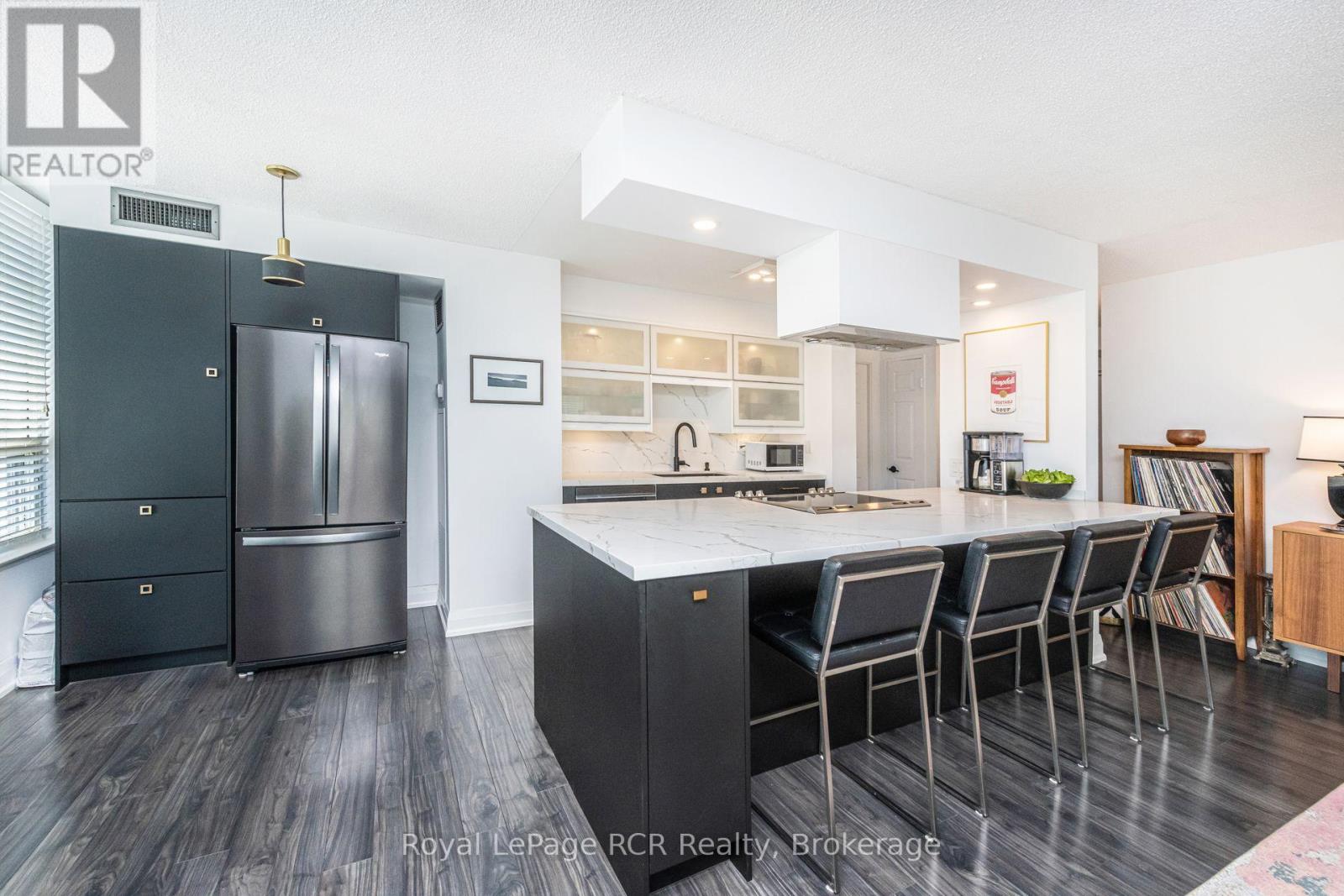 209 - 700 Constellation Drive, Mississauga, Ontario  L5R 3G8 - Photo 5 - W12244479
