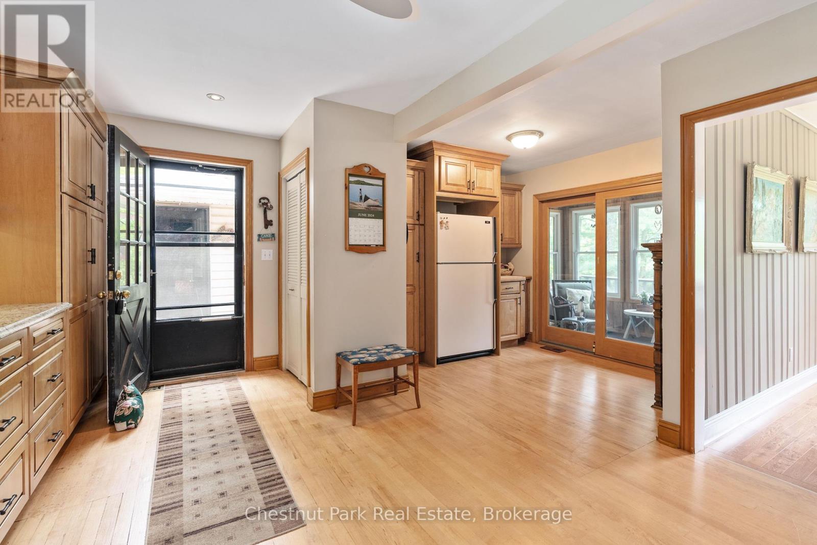652 North Waseosa Lake Road, Huntsville, Ontario  P1H 2J4 - Photo 8 - X12244522