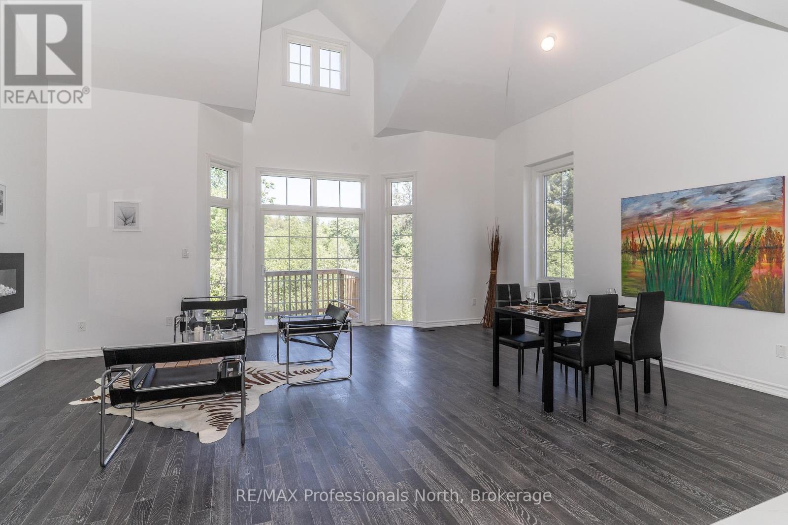 19 Turnberry Court, Bracebridge, Ontario  P1L 0N5 - Photo 2 - X12244586