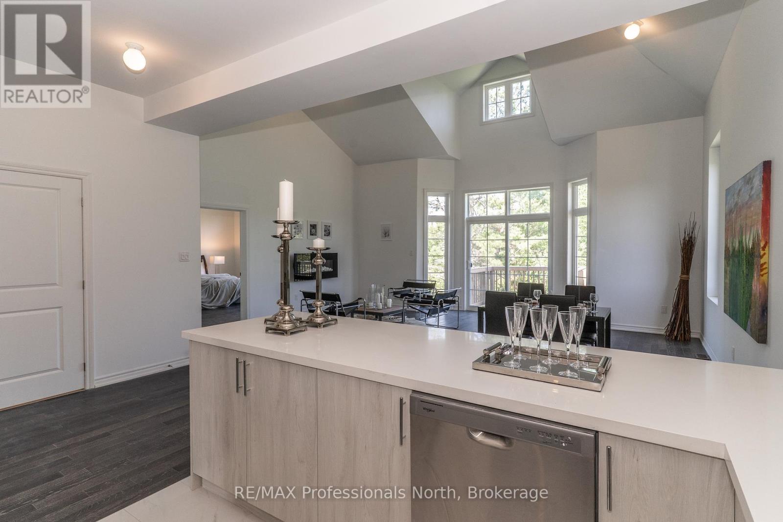 21 Turnberry Court, Bracebridge, Ontario  P1L 0N5 - Photo 7 - X12244588
