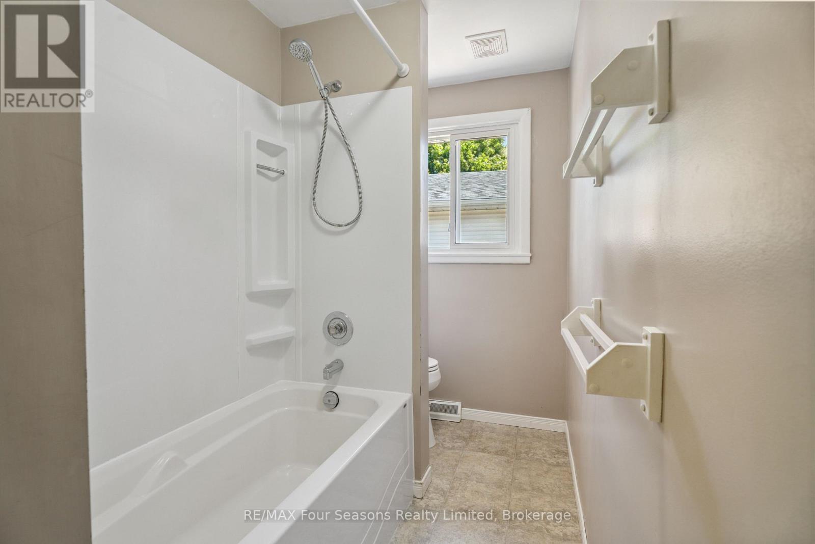 63 Rodney Street, Collingwood, Ontario  L9Y 1C9 - Photo 11 - S12244774