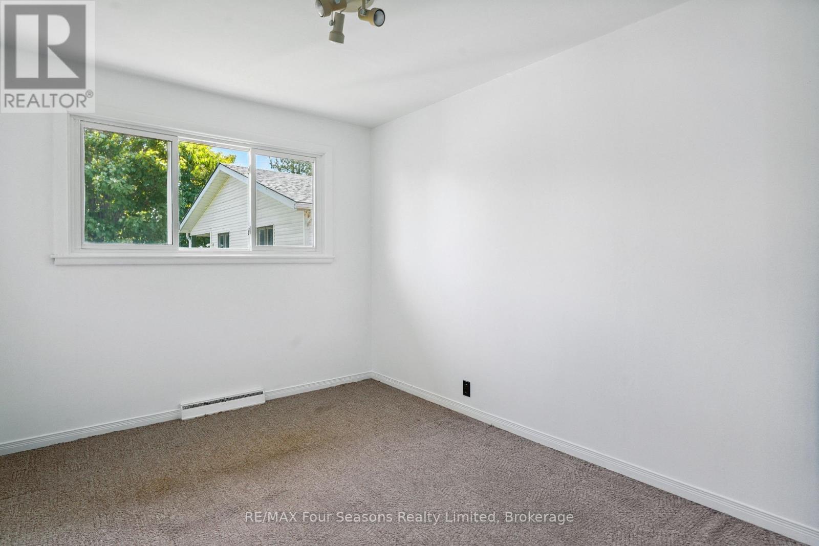 63 Rodney Street, Collingwood, Ontario  L9Y 1C9 - Photo 18 - S12244774