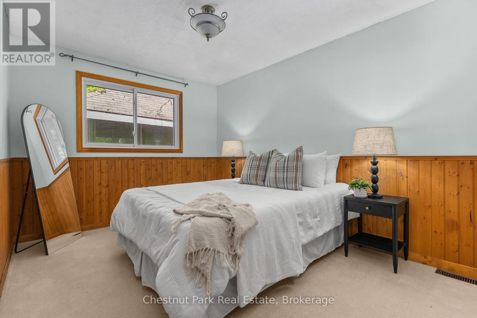 115 Woodland Drive, Huntsville, Ontario  P1H 1A7 - Photo 13 - X12244688