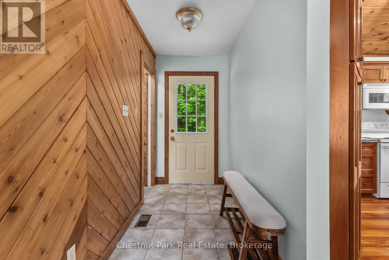 115 Woodland Drive, Huntsville, Ontario  P1H 1A7 - Photo 3 - X12244688