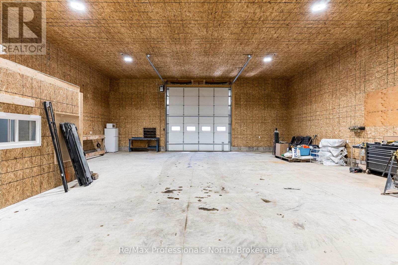 1076 Xavier Street, Gravenhurst, Ontario  P0E 1G0 - Photo 43 - X12244781