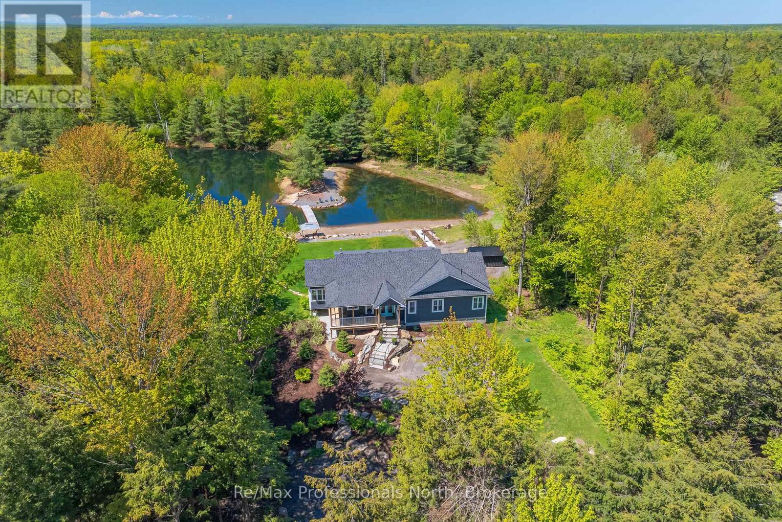 1076 Xavier Street, Gravenhurst, Ontario  P0E 1G0 - Photo 9 - X12244781