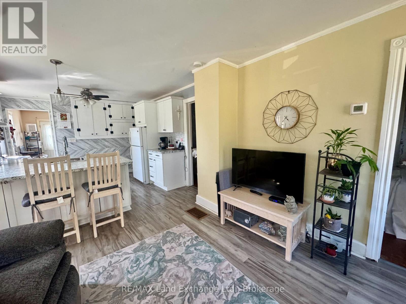 149 Victoria Street S, Saugeen Shores, Ontario  N0H 2L0 - Photo 4 - X12244822
